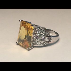 Yellow topaz style ring, size 9